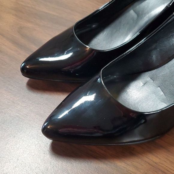 NWOT Call it Spring Black Patent Pleather Pumps 10 - Picture 11 of 12